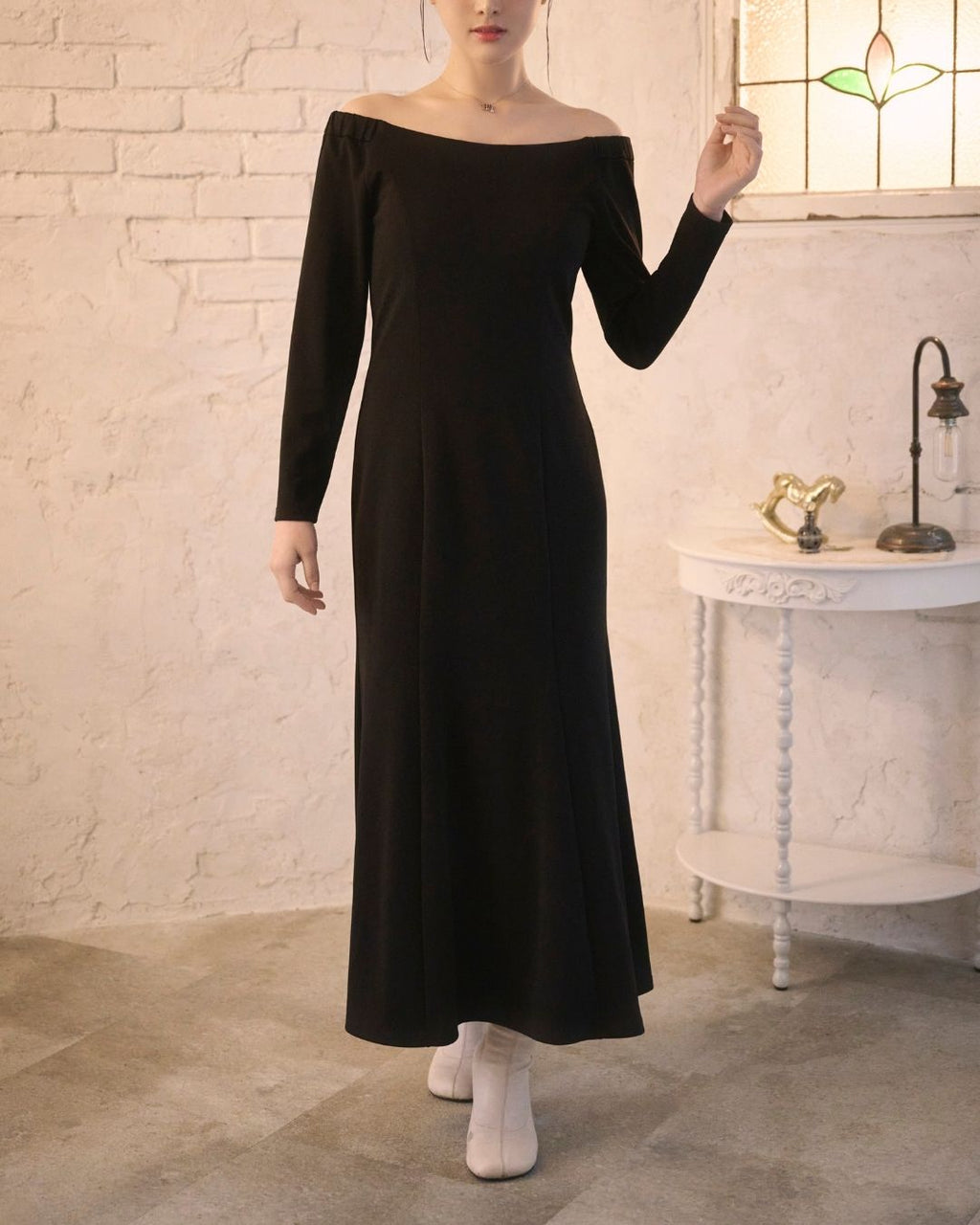 Far Docking Off Shoulder Dress