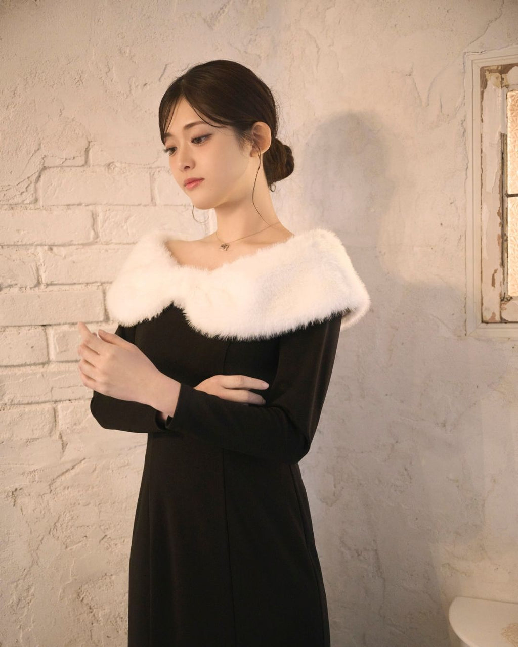 Far Docking Off Shoulder Dress