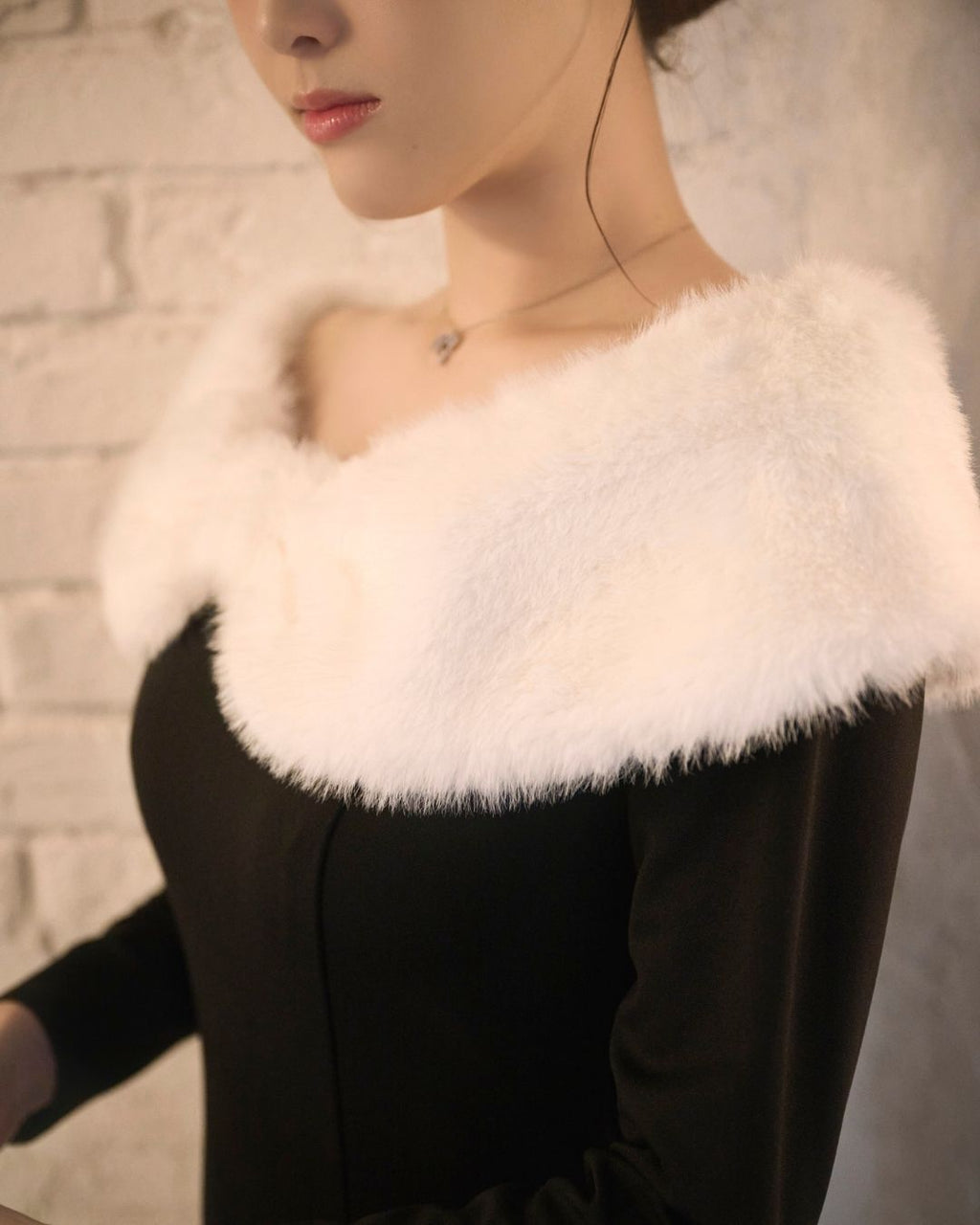 Far Docking Off Shoulder Dress