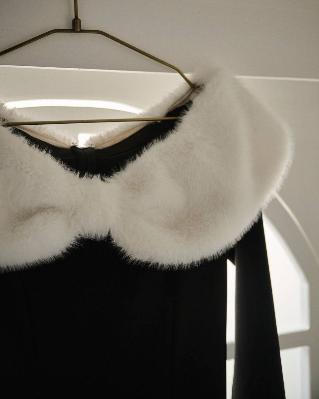 Far Docking Off Shoulder Dress