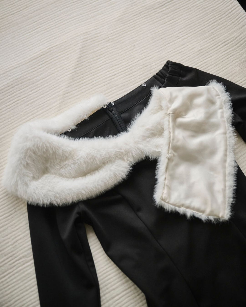 Far Docking Off Shoulder Dress