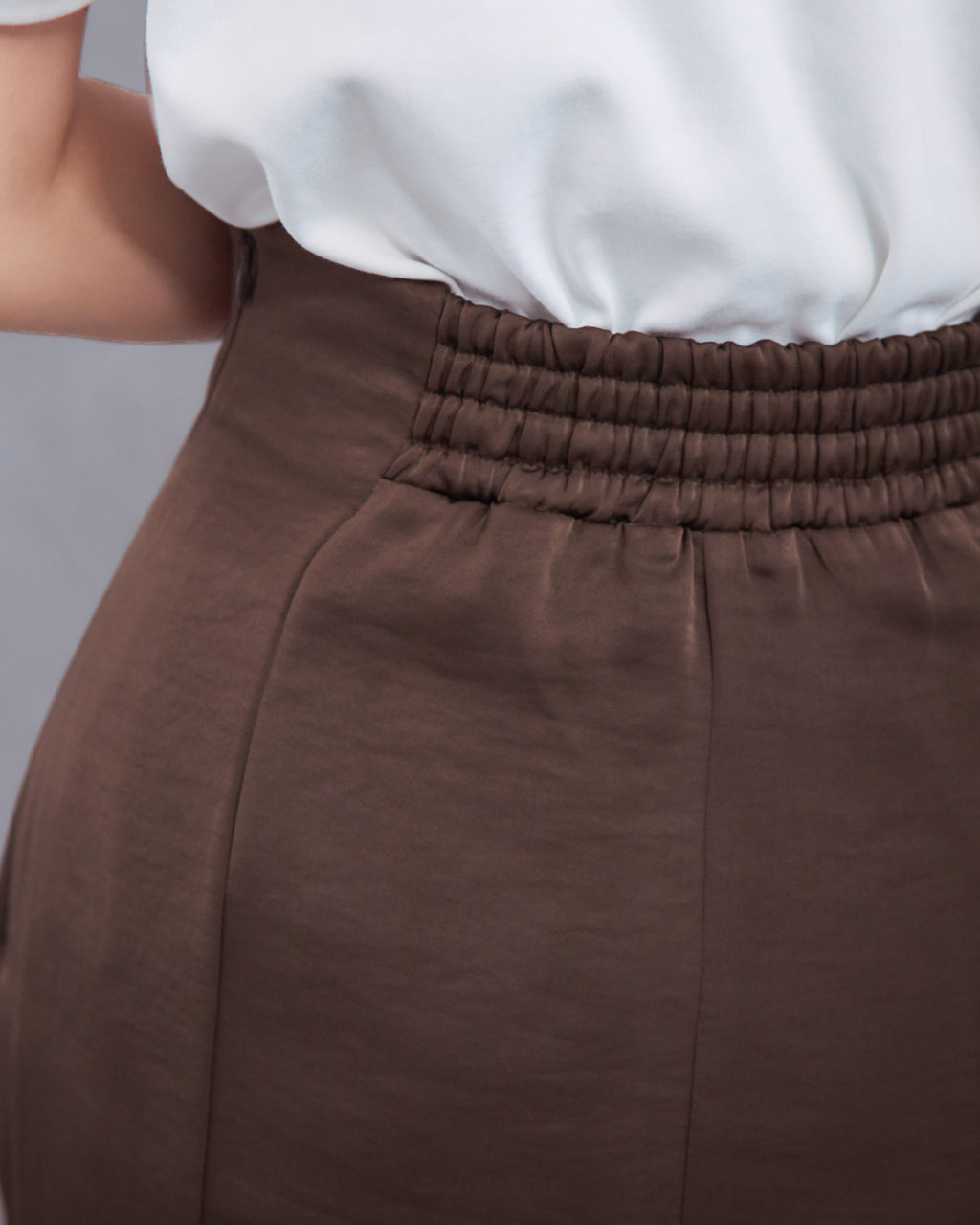 Narrow tuck skirt