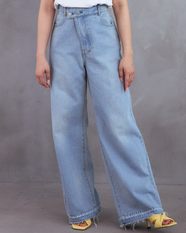 Asymmetrical straight-leg jeans