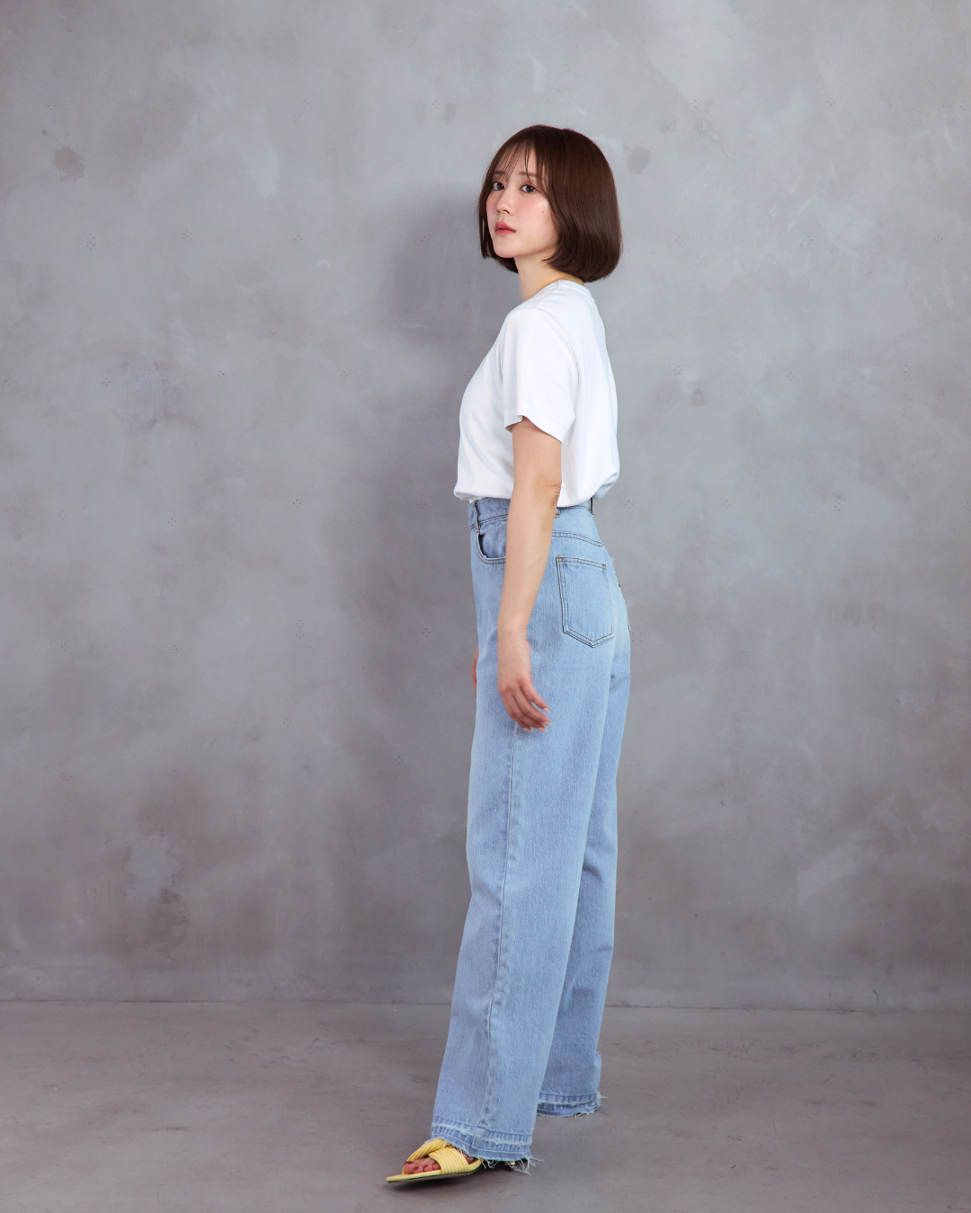Asymmetrical straight-leg jeans