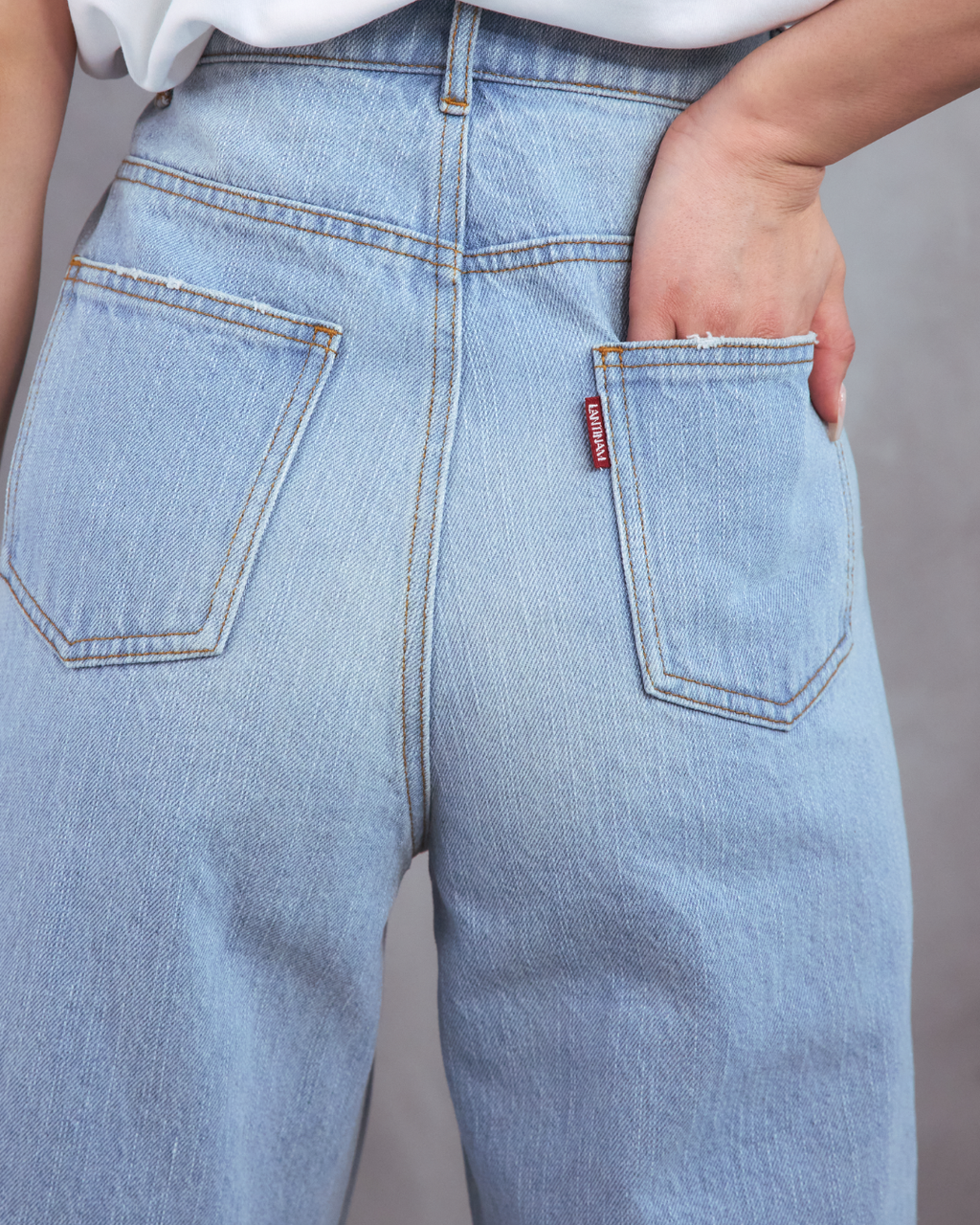 Asymmetrical straight-leg jeans