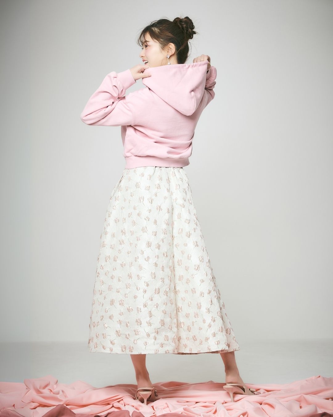 【Unisex】Heart Studs Hoodie