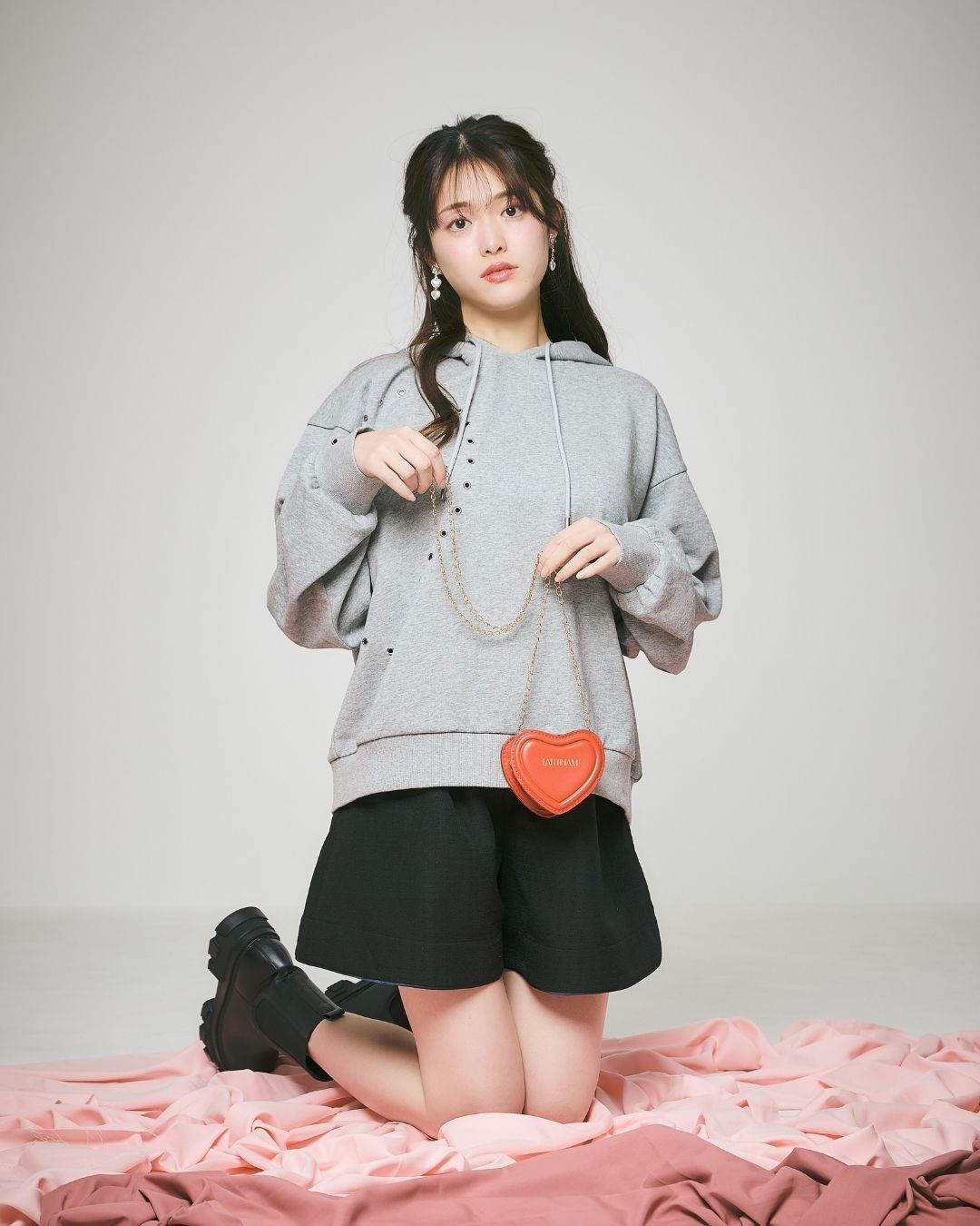 【Unisex】Heart Studs Hoodie