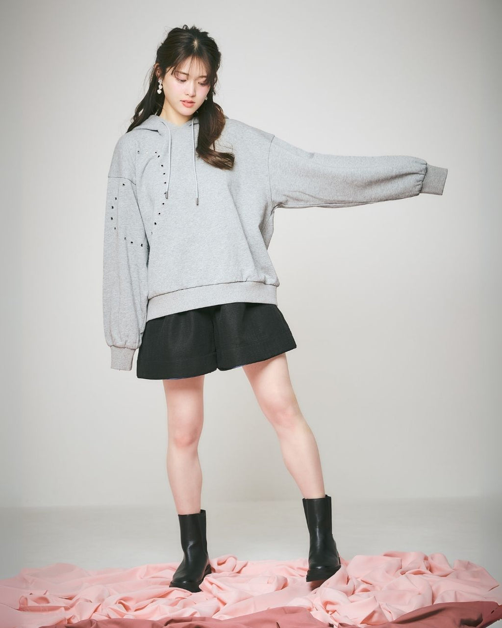 【Unisex】Heart Studs Hoodie