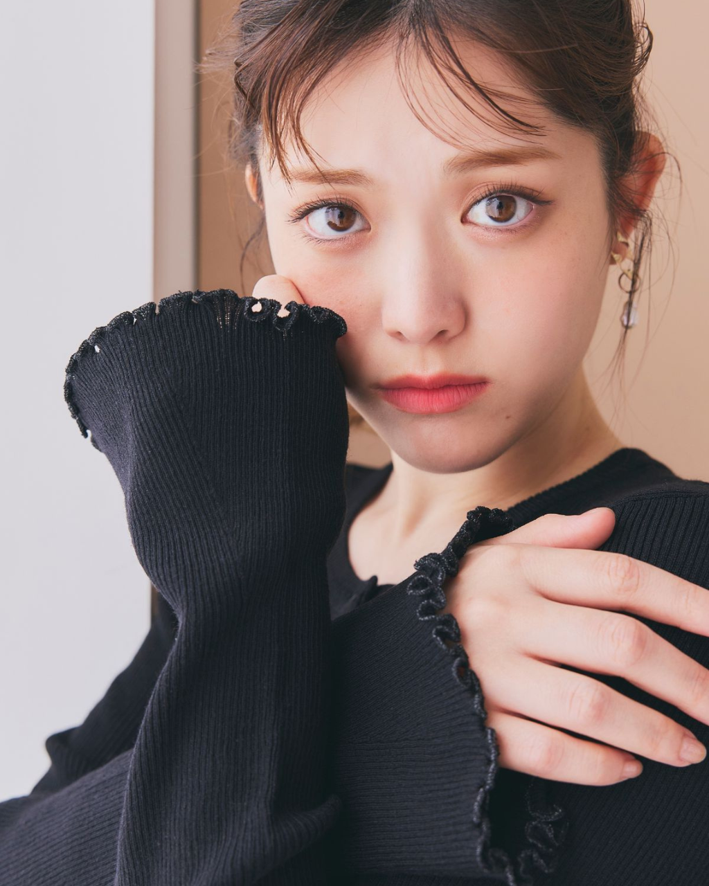 Frill Short Knit Cardigan