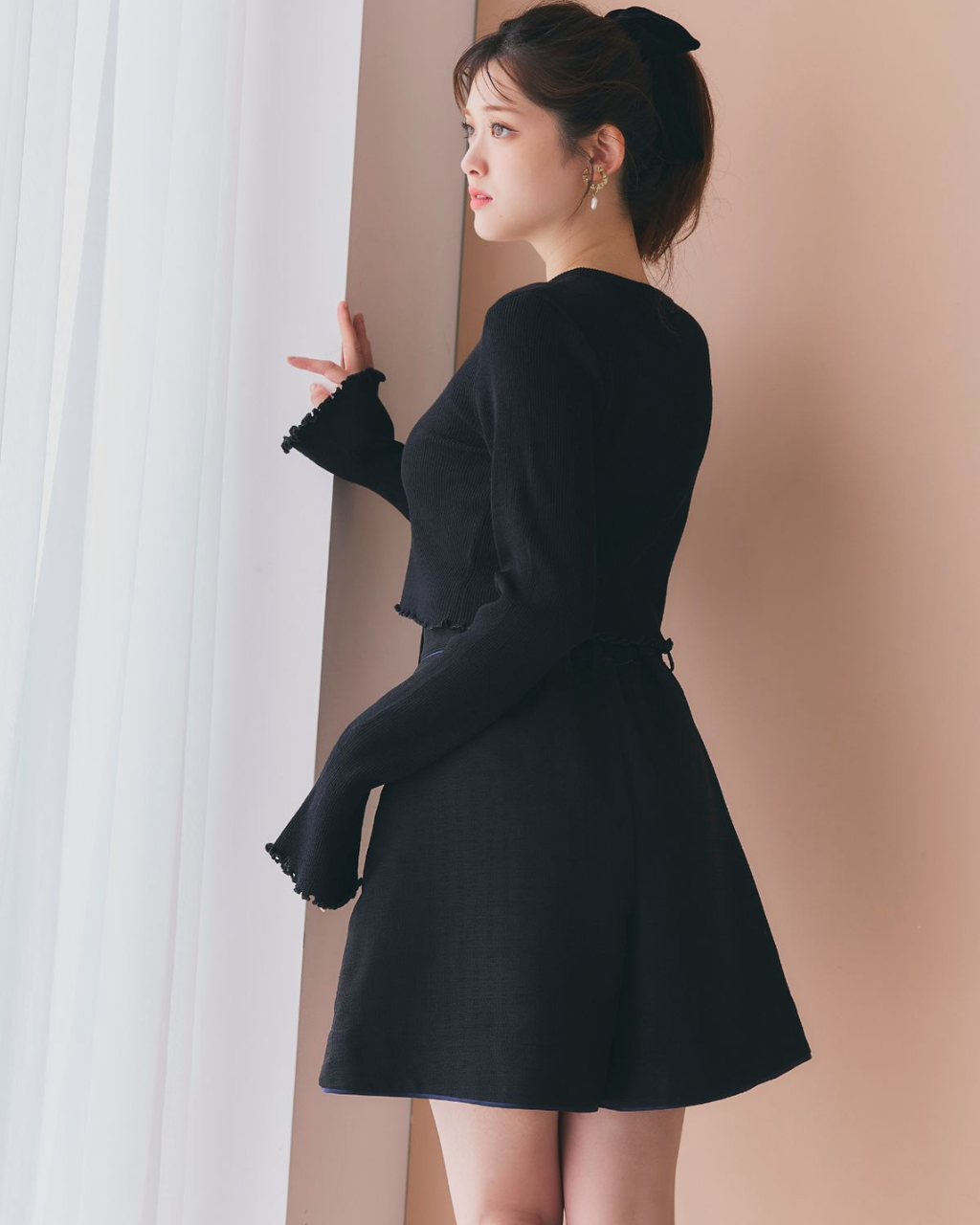 Frill Short Knit Cardigan