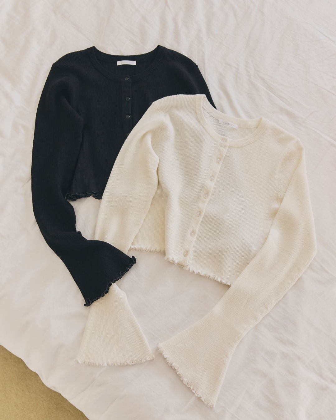Frill Short Knit Cardigan