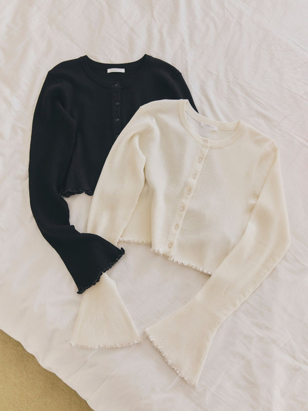 Frill Short Knit Cardigan