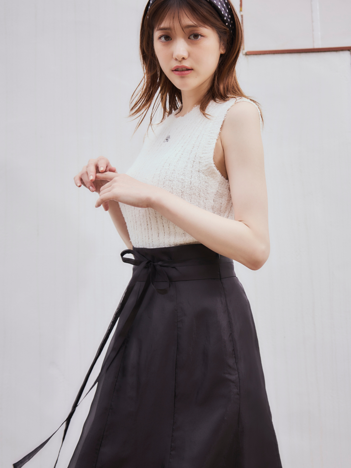 Fluffy No-Sleeve Knit