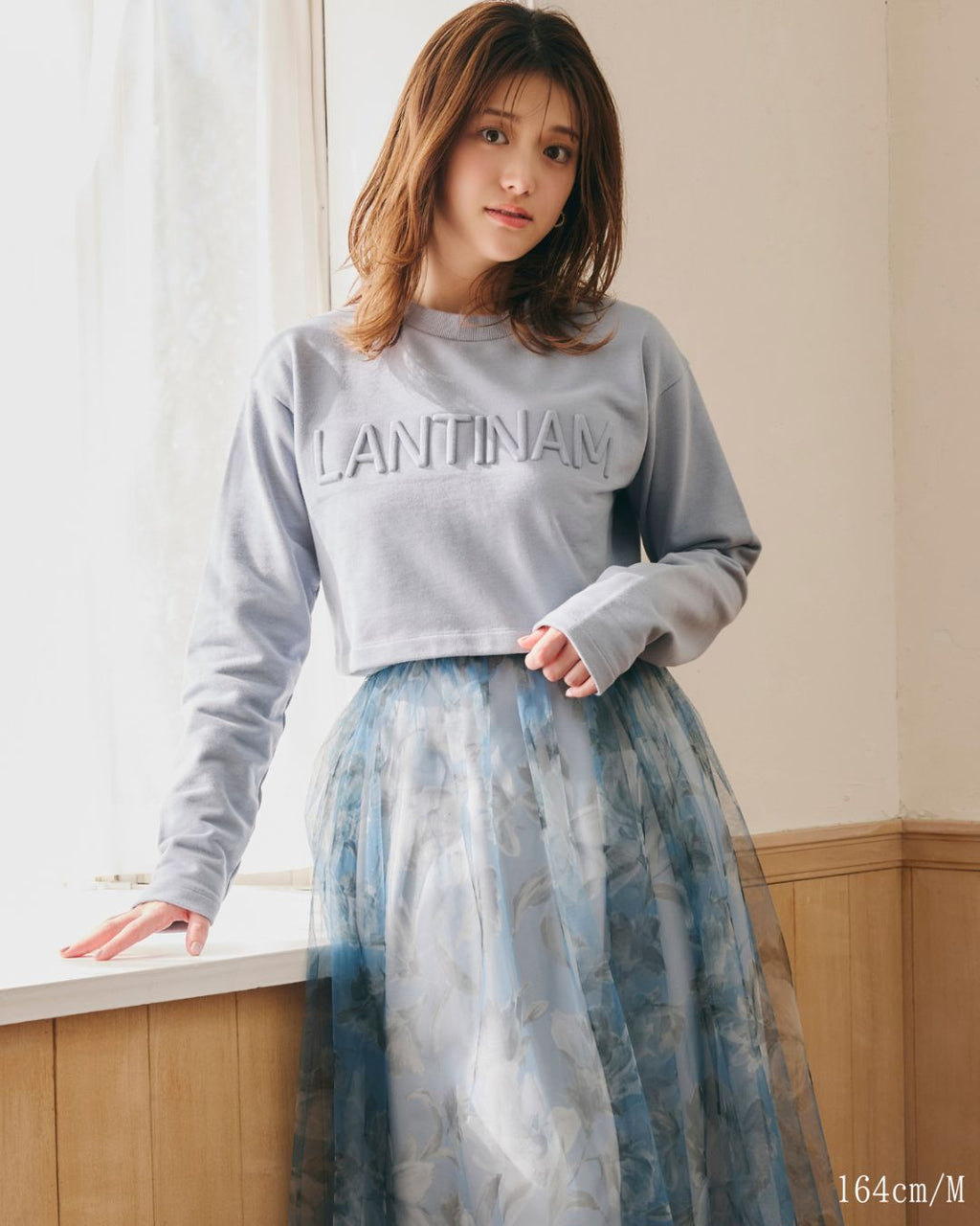 【ユニセックス】Emboss Logo Sweatshirts