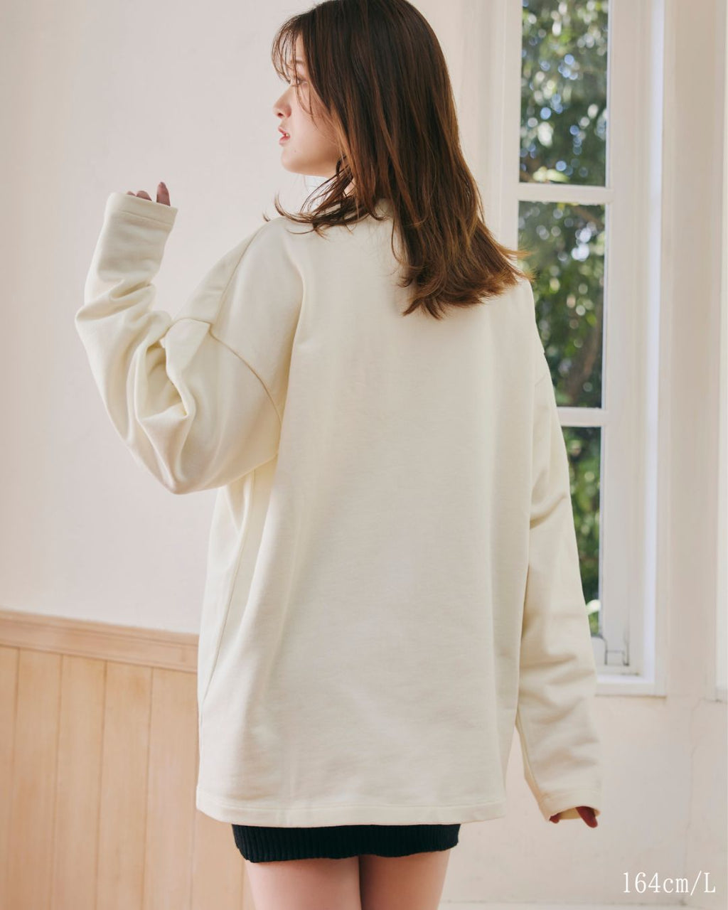 【ユニセックス】Emboss Logo Sweatshirts