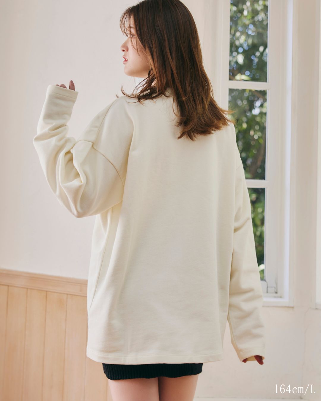 【ユニセックス】Emboss Logo Sweatshirts