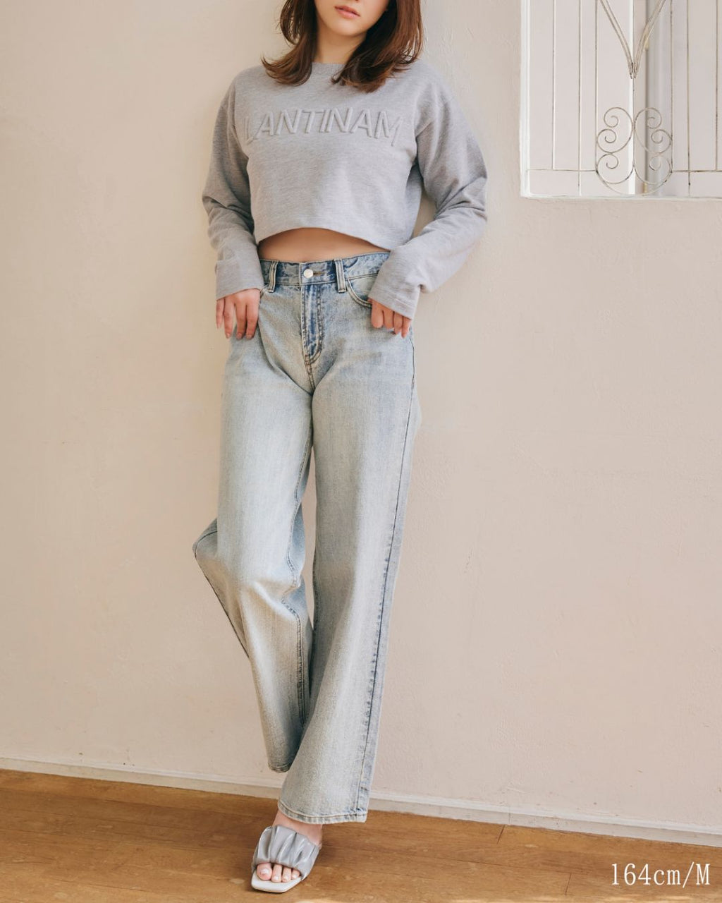 【ユニセックス】Emboss Logo Sweatshirts