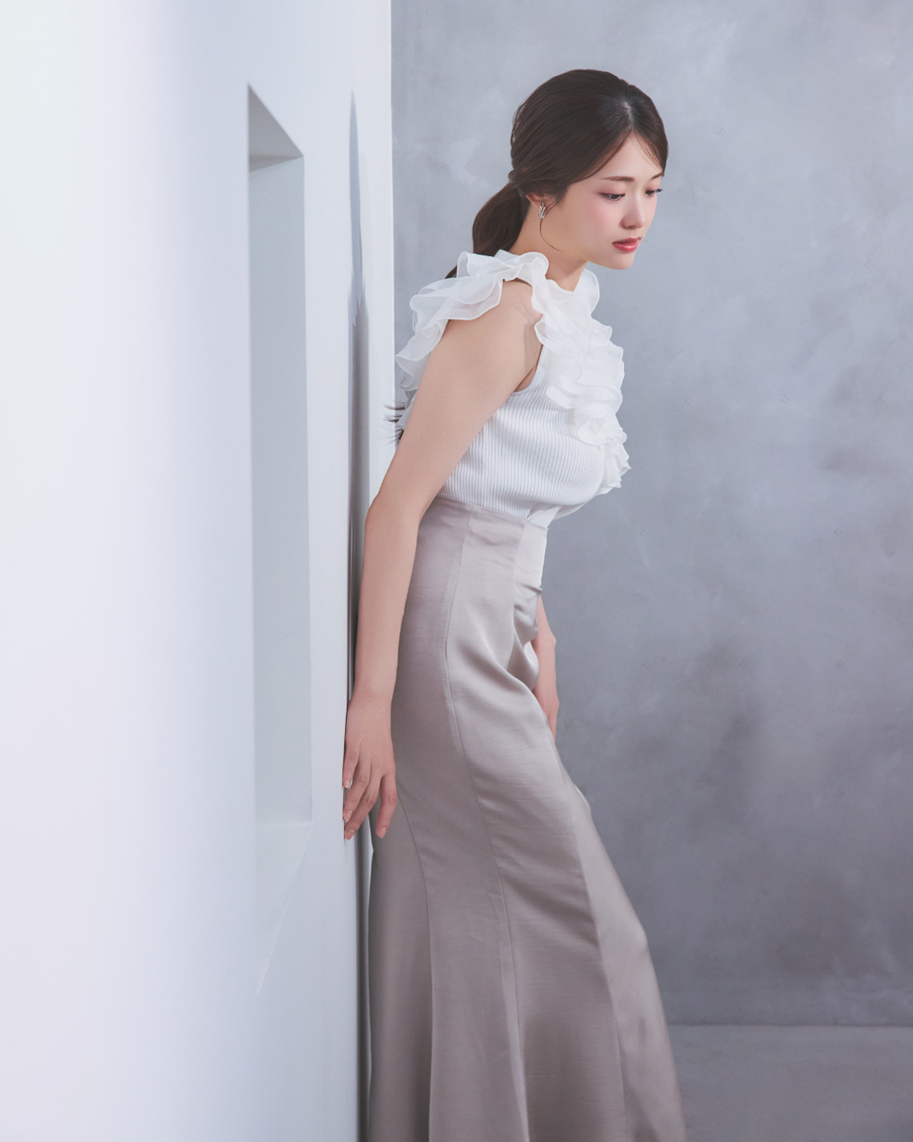 Narrow tuck skirt