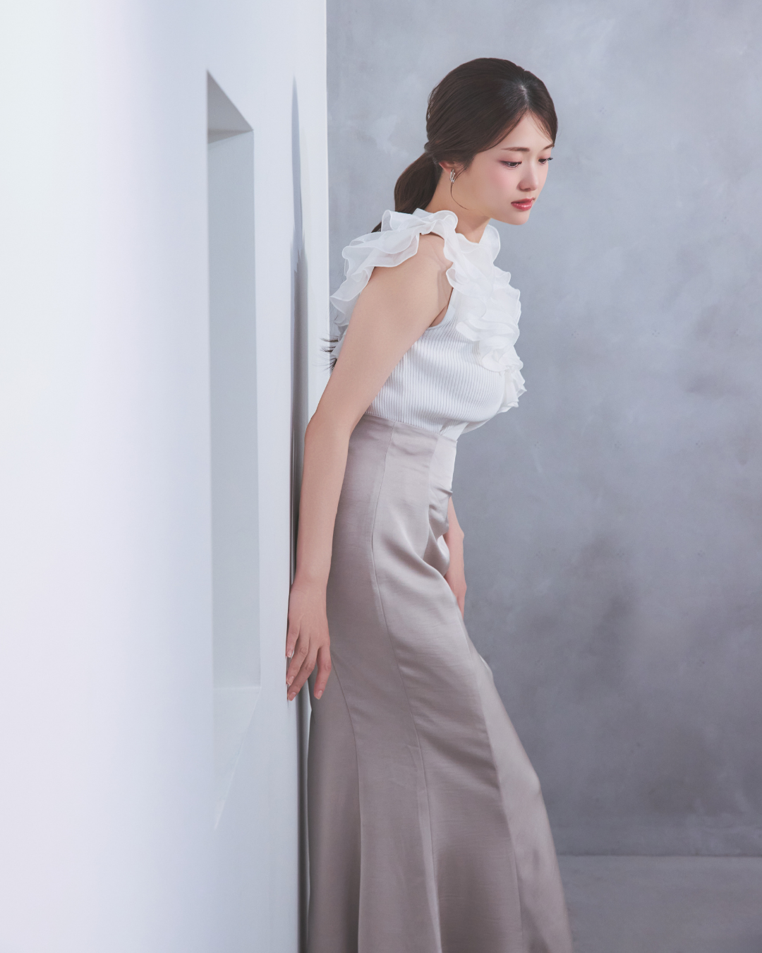 Narrow tuck skirt