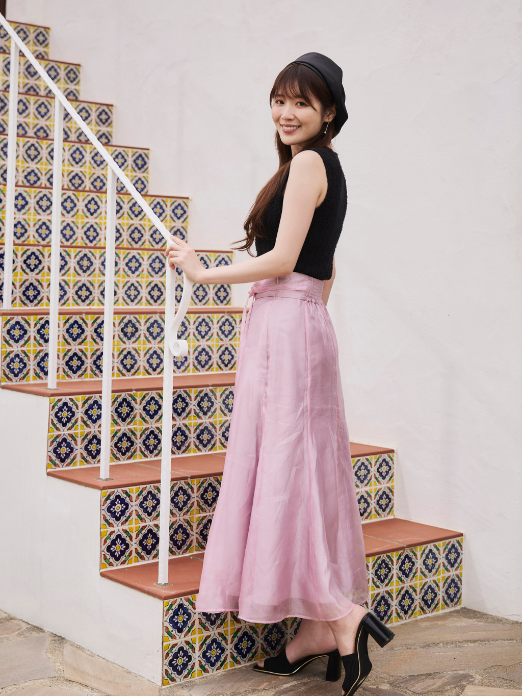 Fluffy No-Sleeve Knit