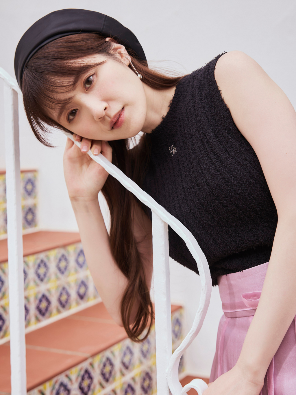 Fluffy No-Sleeve Knit