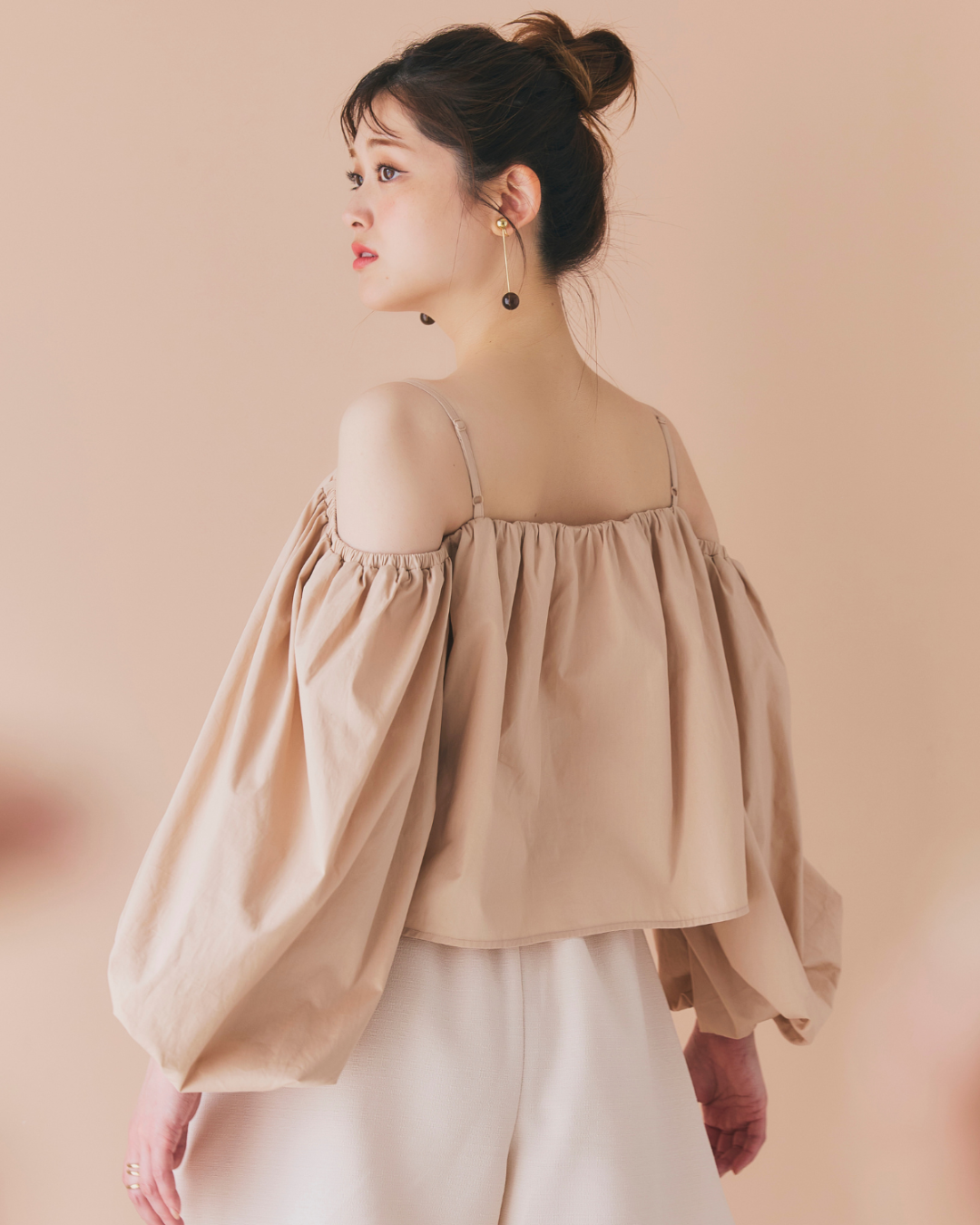 【GirlsAward着用】Off Shoulder Puff Blouse