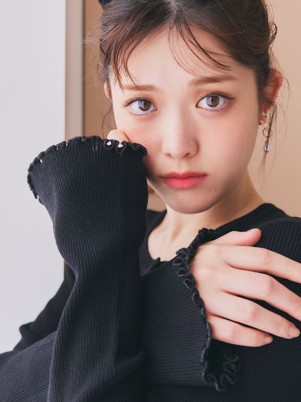 Frill Short Knit Cardigan