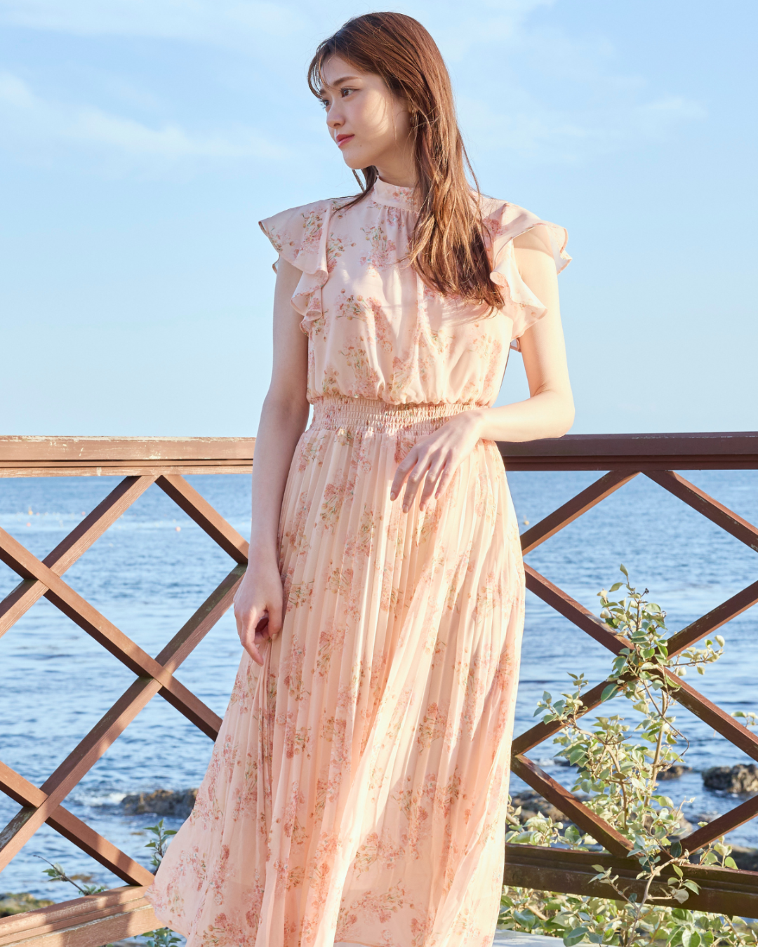 【ブランドブック表紙】Lantana Pleats Dress