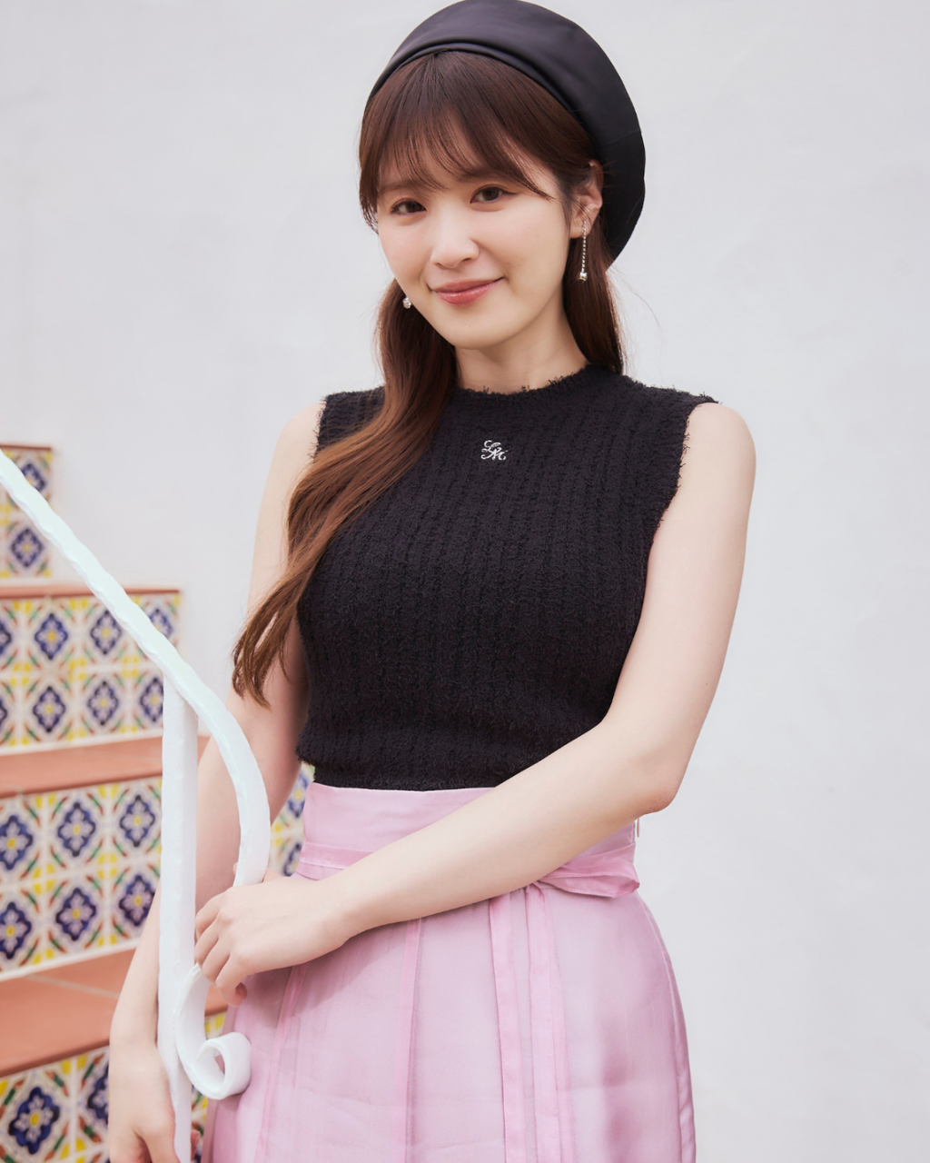 Fluffy No-Sleeve Knit