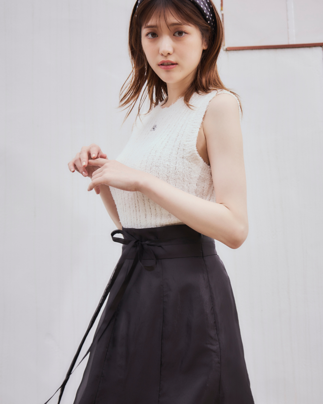 Fluffy No-Sleeve Knit