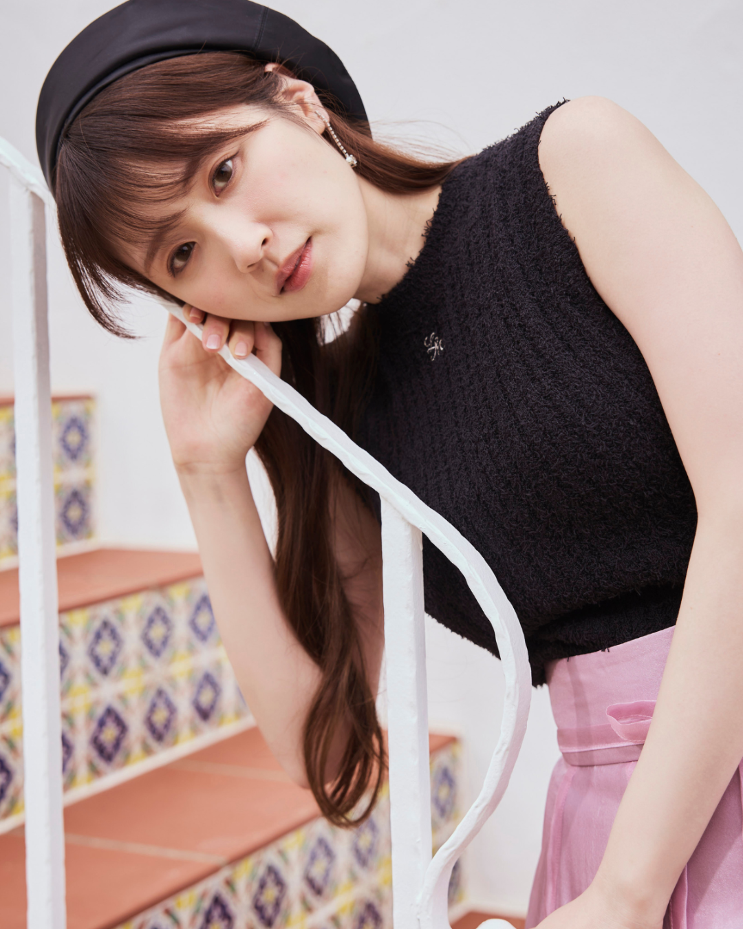 Fluffy No-Sleeve Knit