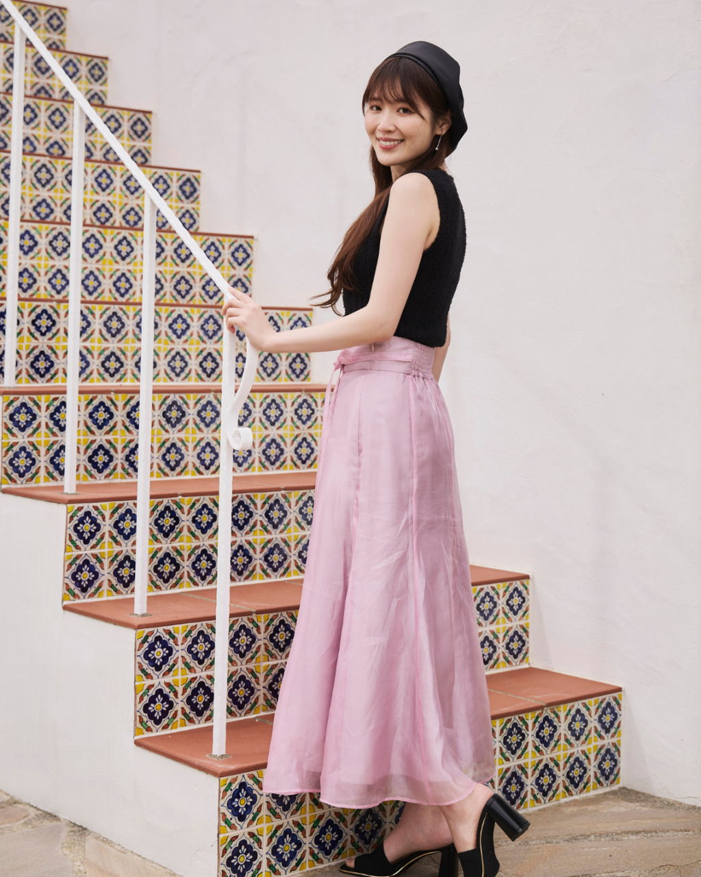 Fluffy No-Sleeve Knit