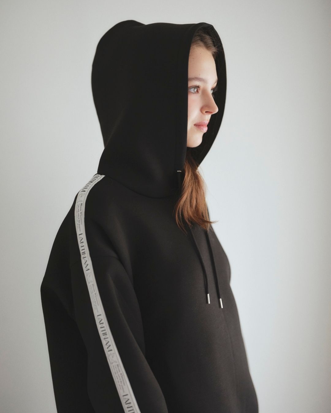 【Unisex】Line Tape Logo Hoodie