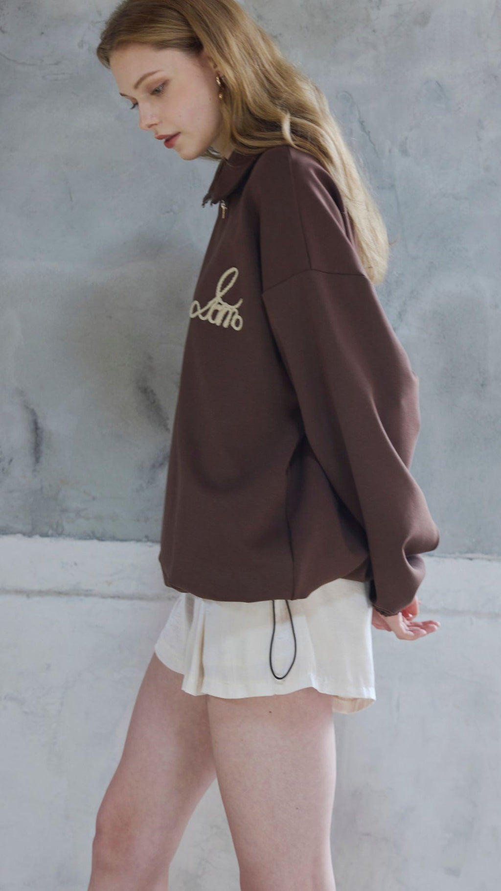 【Unisex】Blade Logo Half Zip Sweat