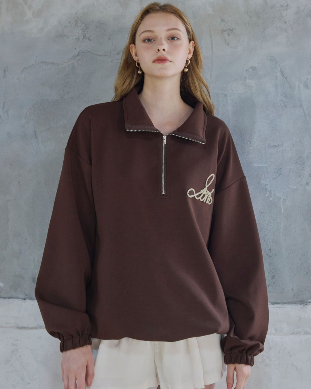 【Unisex】Blade Logo Half Zip Sweat