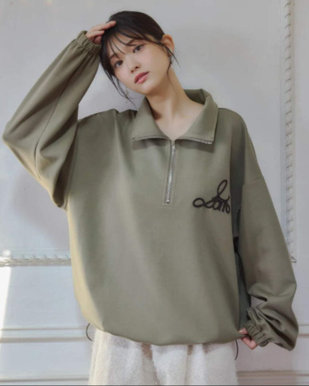 【Unisex】Blade Logo Half Zip Sweat