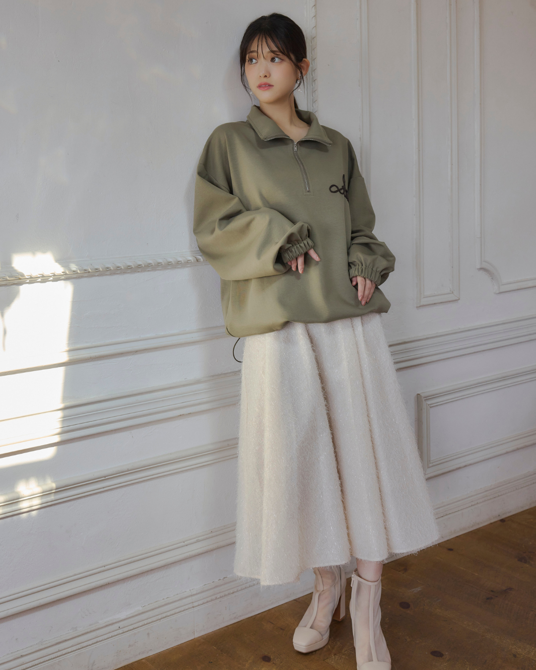 【Unisex】Blade Logo Half Zip Sweat