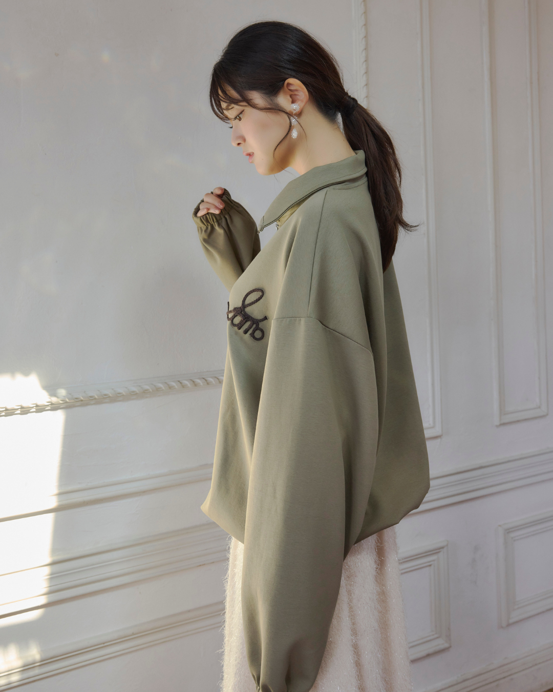 【Unisex】Blade Logo Half Zip Sweat