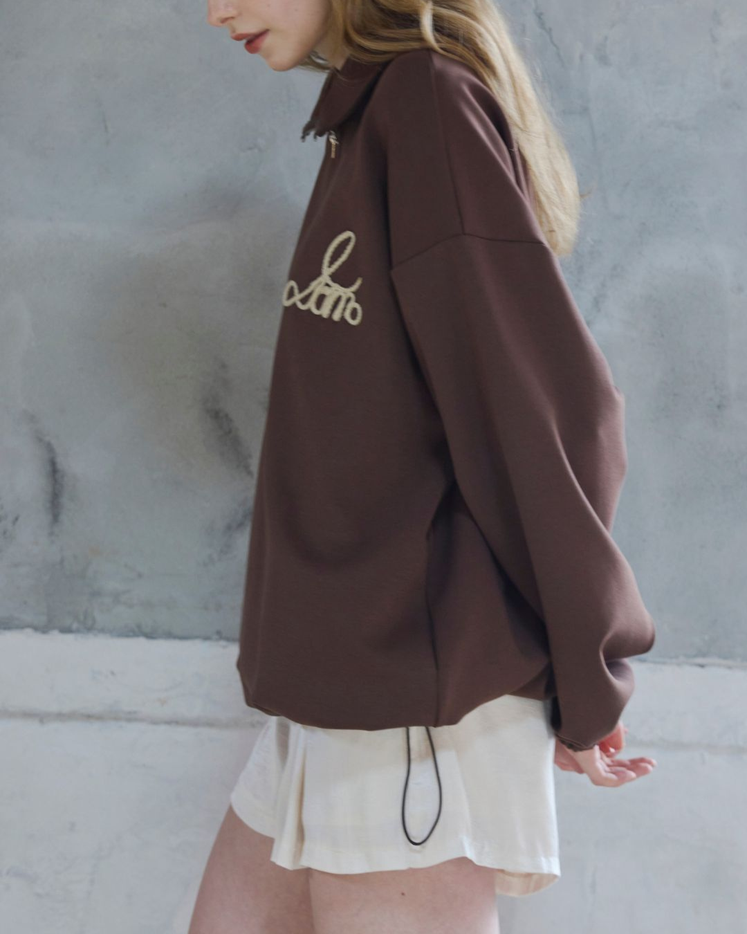 【Unisex】Blade Logo Half Zip Sweat