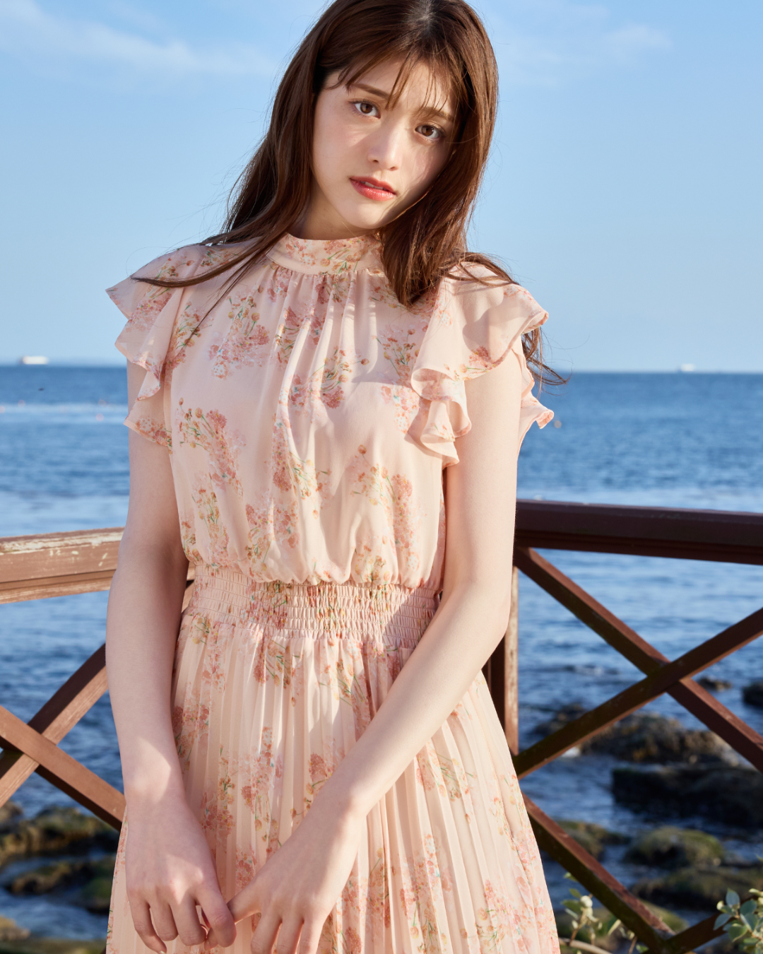 【ブランドブック表紙】Lantana Pleats Dress