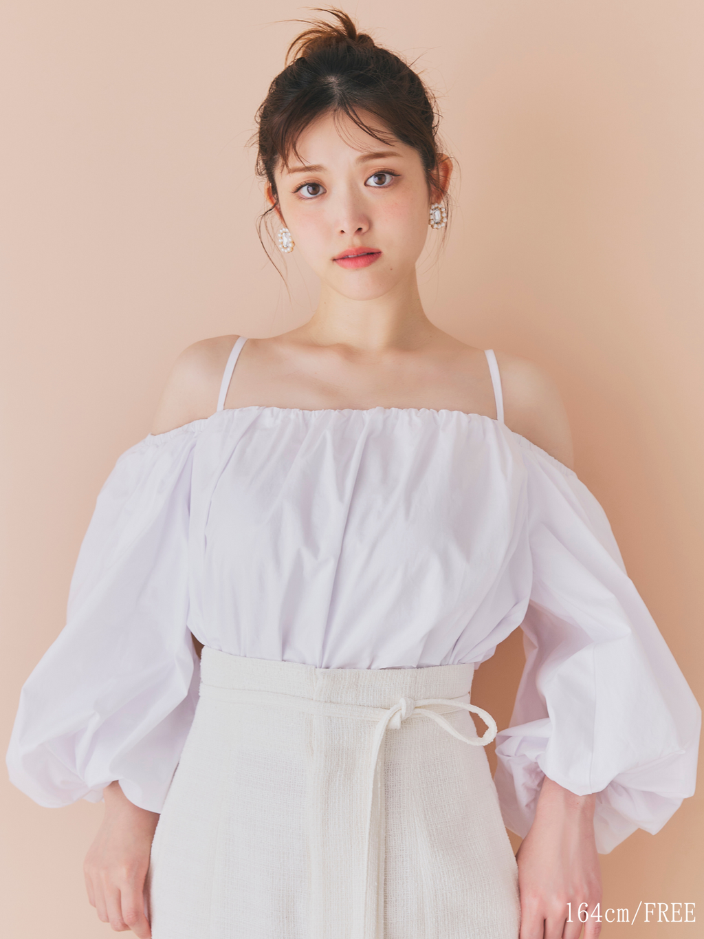【GirlsAward着用】Off Shoulder Puff Blouse