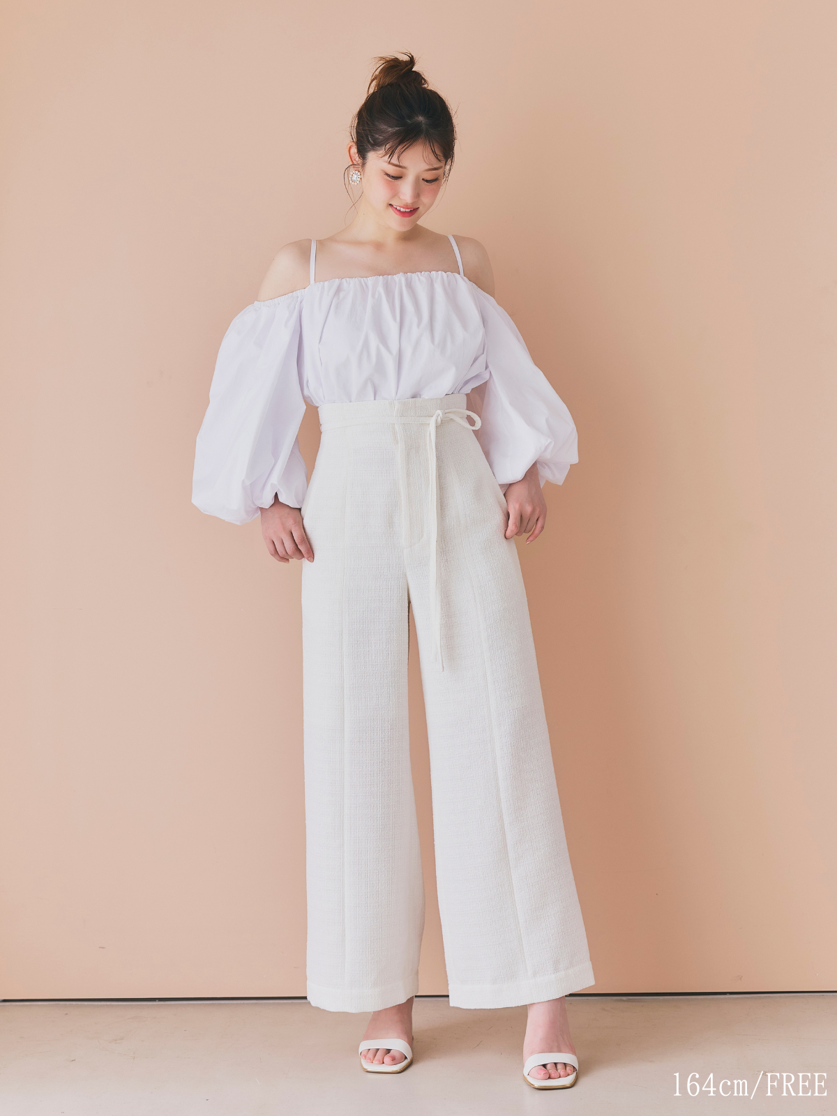 【GirlsAward着用】Off Shoulder Puff Blouse