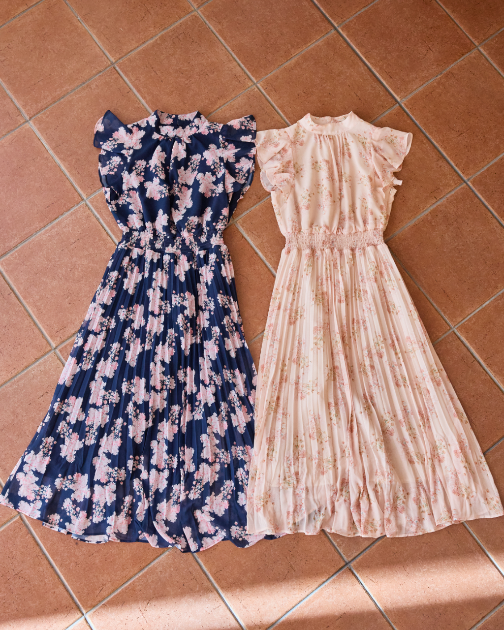 【ブランドブック表紙】Lantana Pleats Dress