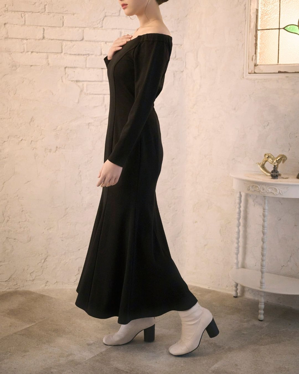 Far Docking Off Shoulder Dress