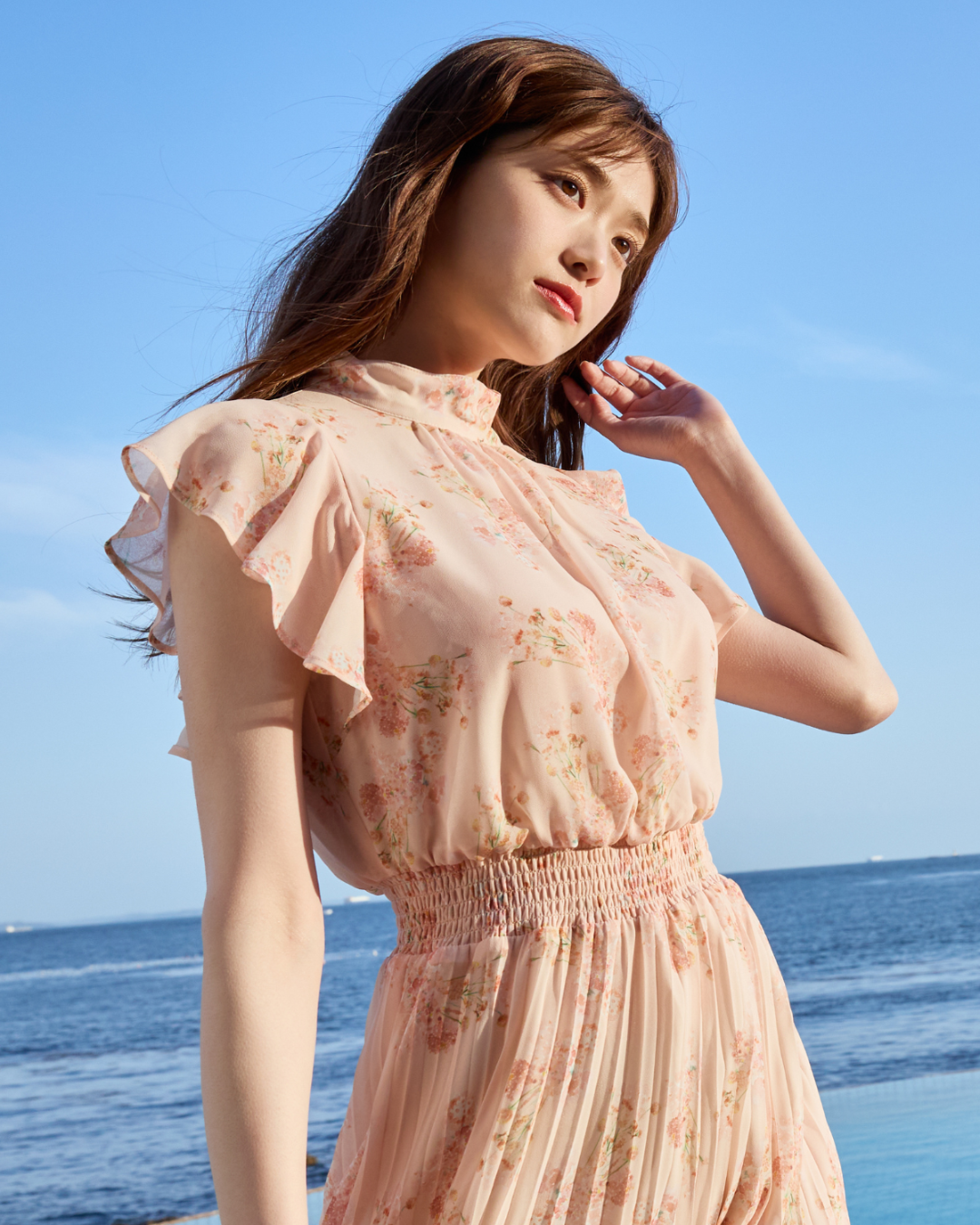 【ブランドブック表紙】Lantana Pleats Dress