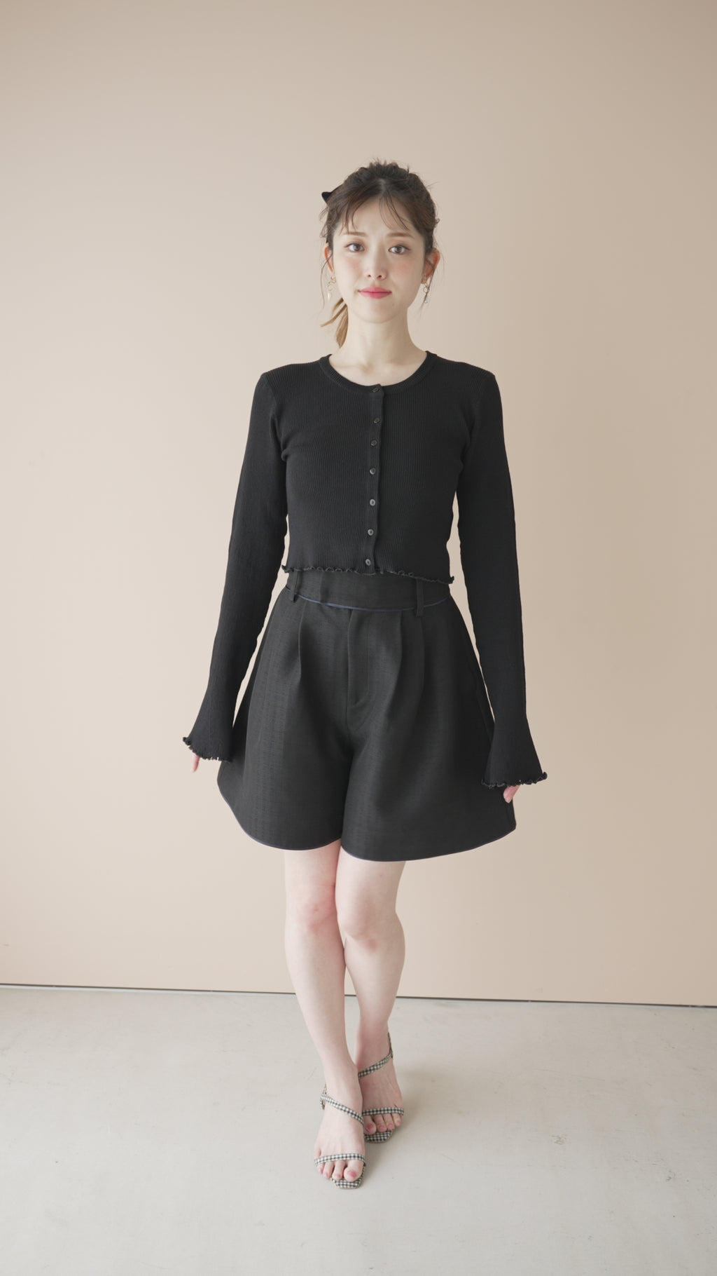 Frill Short Knit Cardigan