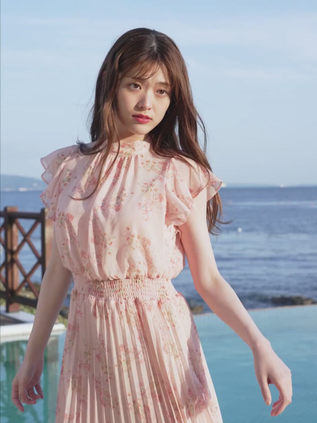 【ブランドブック表紙】Lantana Pleats Dress